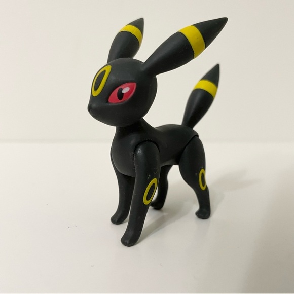 Pokemon Umbreon Poseable Battle Figures Umbreon 2.5” Tall Toy - Picture 5 of 10